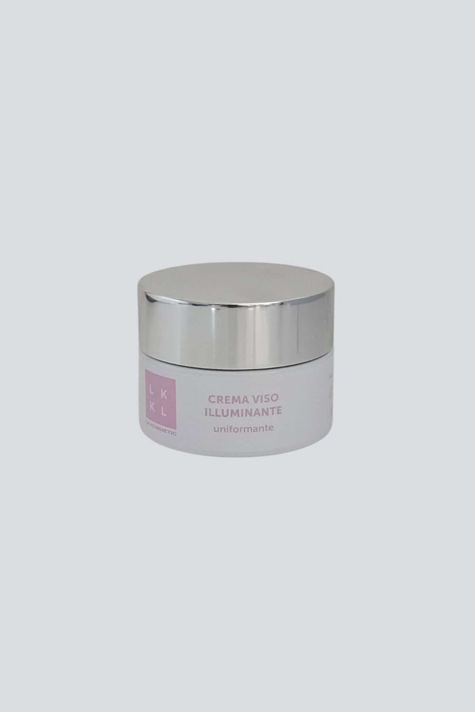 CREMA ILLUMINANTE UNIFORMANTE