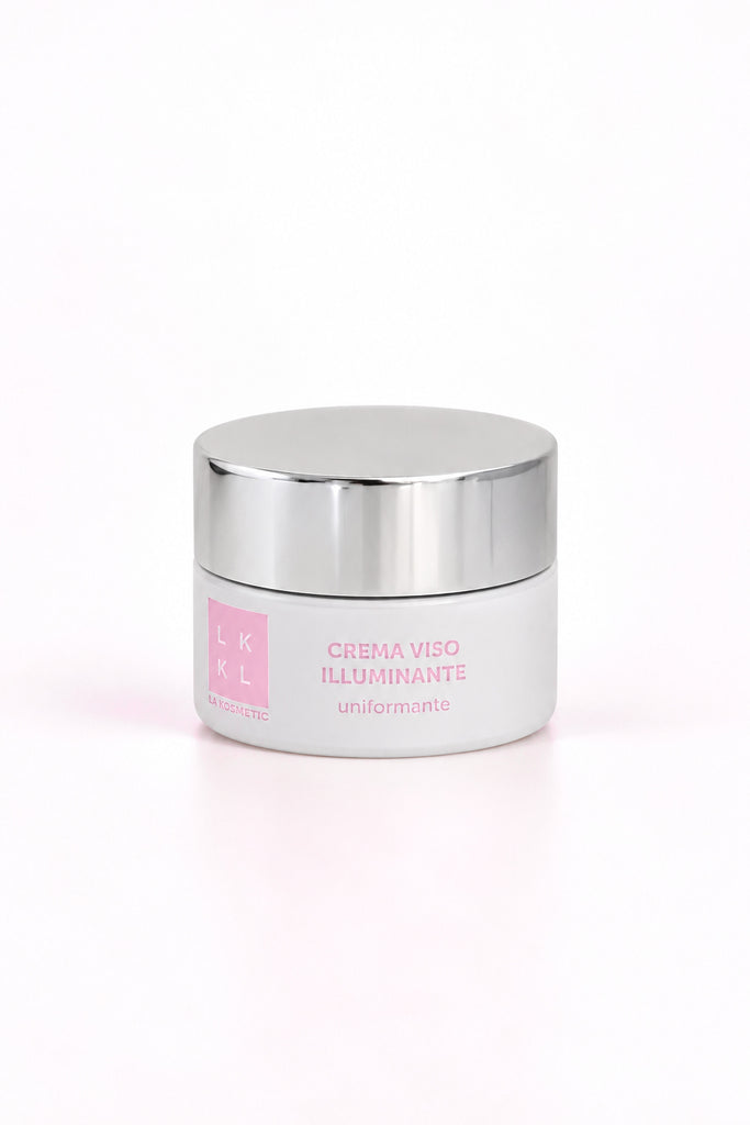 CREMA ILLUMINANTE UNIFORMANTE